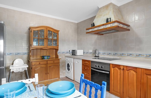El Palmar House | Holiday Home 'Casa Juan Y Josefa El Palmar' with Private Terrace, Wi-Fi & Air Conditioning