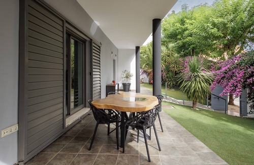 Palomares del Rio House | Holiday Home 'Casa Moderna Con Piscina' with Private Pool, Wi-Fi and Air Conditioning