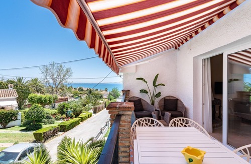 La Capellania House | Holiday Home 'Feliz' with Sea View, Wi-Fi and Air Conditioning