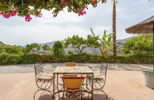 Sayalonga House | Holiday Home 'Finca Arrijana' with Mountain View, Wi-Fi and Air Conditioning