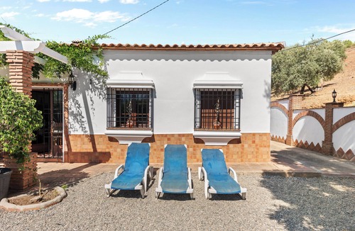Jubrique House | Holiday Home 'Finca Rural Mazuqueto' with Mountain View, Private Pool and Wi-Fi