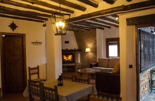 Nechite House | Holiday Home Gemütliches Haus in einer Anlage mit Garten und Schwimmbad- by Interhome
