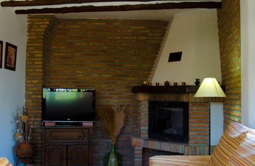 Nechite House | Holiday Home Gemütliches Haus in einer Anlage mit Garten und Schwimmbad- by Interhome