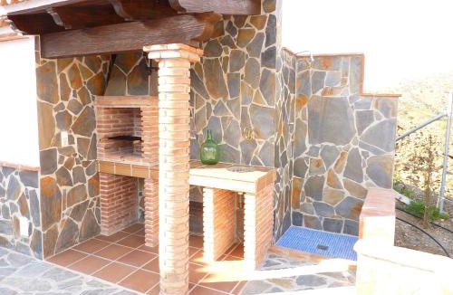 Canillas de Aceituno House | Holiday Home in Canillas near Beach
