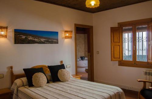 Nechite House | Holiday Home Ländliches Haus mit Jacuzzi by Interhome