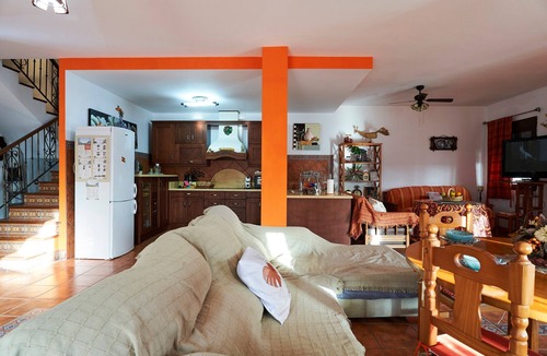 Peal de Becerro House | Holiday Home 'La Majailla' with Pool, Mountain Views, Wi-Fi & Air Conditioning