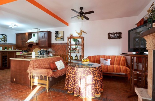 Peal de Becerro House | Holiday Home 'La Majailla' with Pool, Mountain Views, Wi-Fi & Air Conditioning