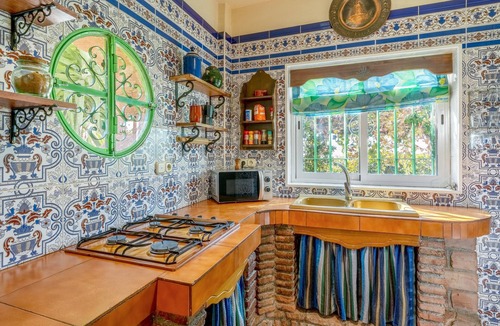 Durcal House | Holiday Home 'La Casita Del Valle' with Mountain View, Private Pool and Wi-Fi