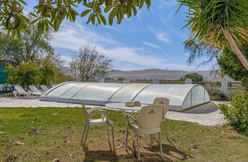 Durcal House | Holiday Home 'La Casita Del Valle' with Mountain View, Private Pool and Wi-Fi