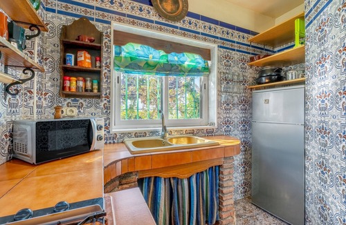 Durcal House | Holiday Home 'La Casita Del Valle' with Mountain View, Private Pool and Wi-Fi
