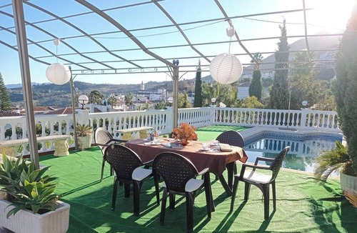 Casarabonela House | Holiday Home La huerta de Bonela with Mountain Views, Pool & Wi-Fi