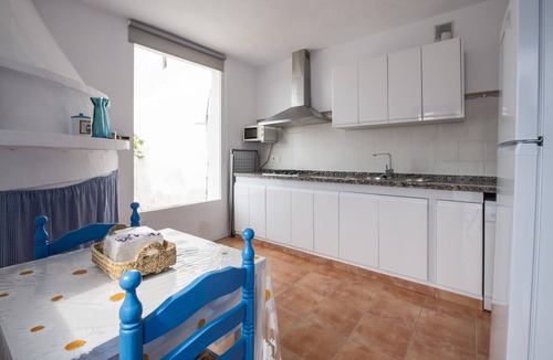 Sorvilan House | Holiday Home "Lathe Biosas" with Sea Views, 2 Private Terraces & Wi-Fi