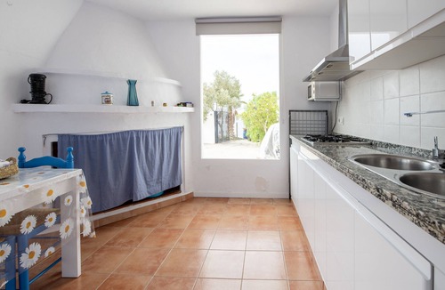 Sorvilan House | Holiday Home "Lathe Biosas" with Sea Views, 2 Private Terraces & Wi-Fi