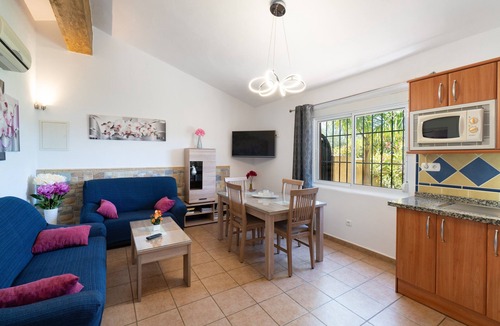 Velez-Malaga House | Holiday Home Los Aperos 2 with Sea View, Pool, Garden & Wi-Fi