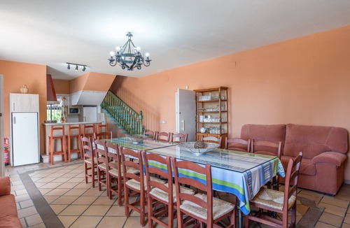Montoro House | Holiday Home 'Los Rosales De La Palmilla' with Private Pool, Balcony and Air Conditioning