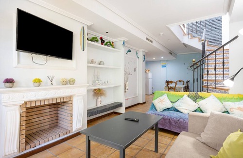 San Fernando House | Holiday Home 'Magnificent Bungalow 2 Floors 110' with Lake View, Shared Pool and Private Terrace