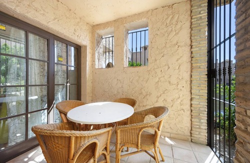 San Fernando House | Holiday Home 'Magnificent Bungalow 2 Floors 110' with Lake View, Shared Pool and Private Terrace