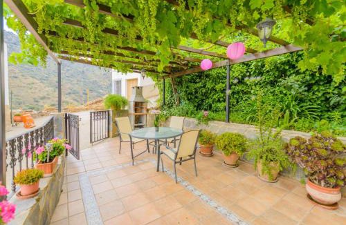 Laroya House | Holiday Home Mirador by Interhome