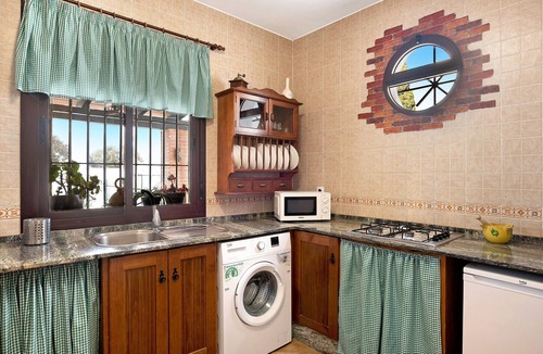 Conil de la Frontera House | Holiday Home "Montemar" with Sea View, Pool & Wi-Fi