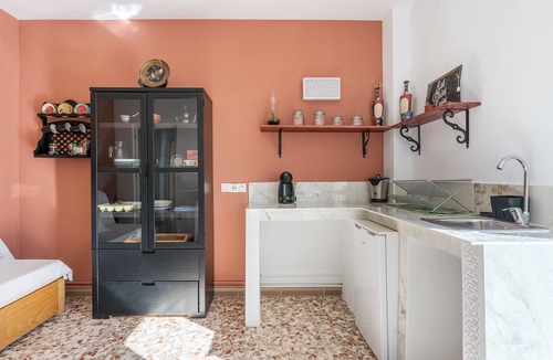 Durcal House | Holiday Home 'Pequeña Alhambra' with Private Terrace and Wi-Fi