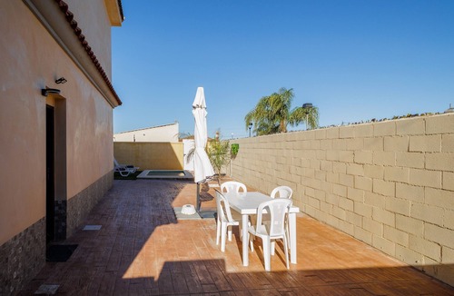 La Rinconada House | Holiday Home 'Reposo' with Private Pool, Wi-Fi and Air Conditioning