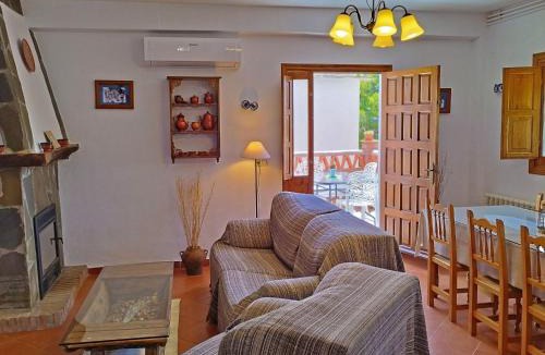Nechite House | Holiday Home Schönes Haus in Anlage mit Schwimmbad by Interhome