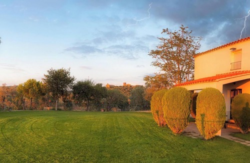 Alanis House | Holiday Home 'Señora De Las Angustias 2' with Mountain View, Shared Pool and Air Conditioning