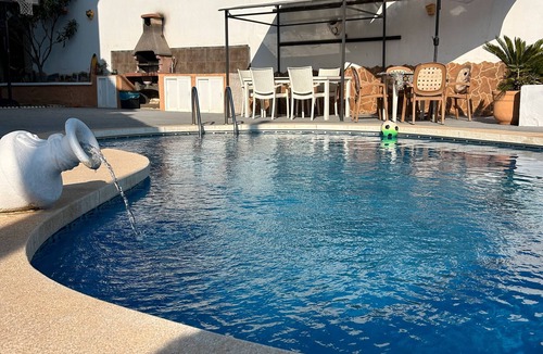 Costa del Sol House | Holiday Home 'Villa Famara' with Mountain View, Wi-Fi and Air Conditioning