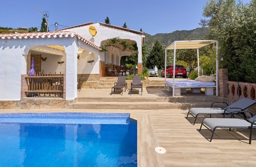 Frigiliana House | Holiday Home “Villa Piedra Blanca” with Pool, Garden, Terrace & WiFi