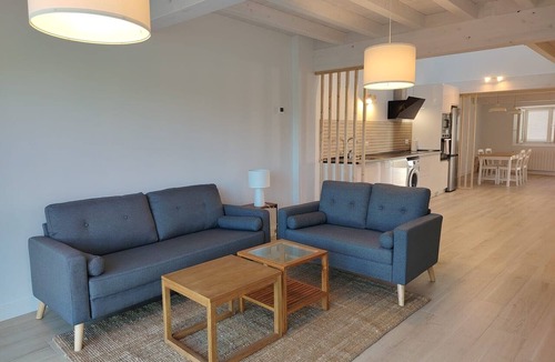 Udias House | Holiday Home 'Vista Udias' with Mountain Views and Wi-Fi