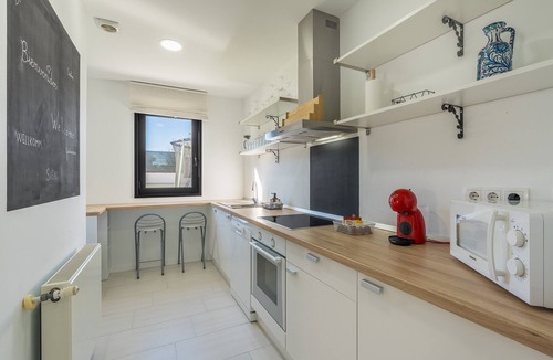 Albolote House | Holiday Home 'Your Private Paradise with Pool' with Mountain View, Wi-Fi and Air Conditioning