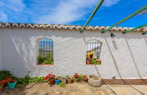 Alcaucin House | Holiday house Alcaucin for 1 - 18 persons with 8 bedrooms - Holiday home