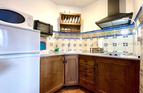 Frigiliana Apartment | HOLIDAY RENTAL APARTMENT.5 KM TO THE NEAREST BEACHES, WIFI, .SUNNY TERRACE.