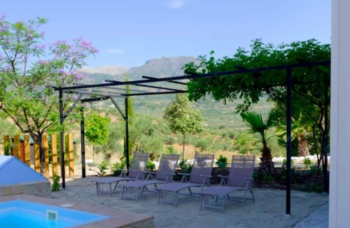 Alozaina Apartment | Holidays2Alozaina Fresquedal 2 bedrooms apartment with pool, BBQ in countryside