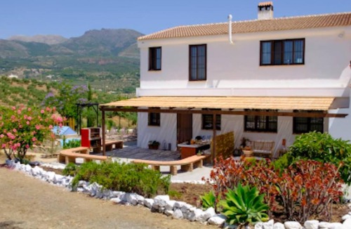 Alozaina Villa | Holidays2Alozaina Villa private pool, BBQ in nice countryside