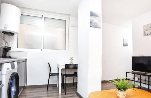 Jardin de la Abadia Apartment | Holidays2Malaga Heroe de Sostoa- just 200 mts from beach & 300 mts Vialia Statio