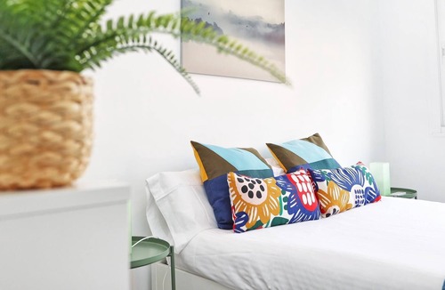 Jardin de la Abadia Apartment | Holidays2Malaga Heroe de Sostoa- just 200 mts from beach & 300 mts Vialia Statio