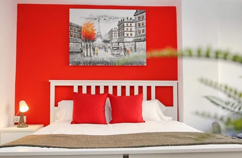 Jardin de la Abadia Apartment | Holidays2Malaga Reyna Manescau - Huelin Area just 450 mts from beach
