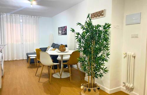 Camino de Ronda Apartment | Home4u Mendez Nuñez