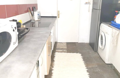 La Linea de la Concepcion Apartment | Homerez - Appartement 500 m away from the beach for 5 ppl. with sea view
