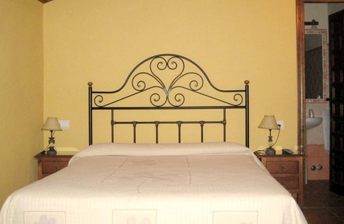 Hornachuelos House | Homerez - Amazing house for 6 ppl. with shared pool at Hornachuelos