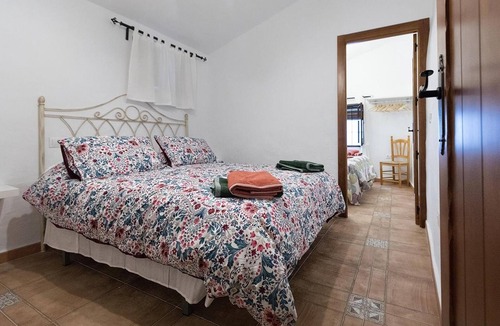 Mondron Villa | Homerez - Big villa for 11 ppl. with swimming-pool and terrace at Mondrón