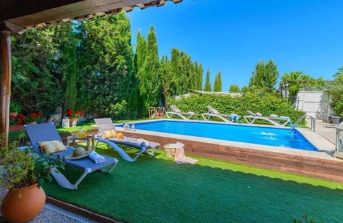 Chauchina Villa | Homerez - Grand Villa in Chimeneas, private pool