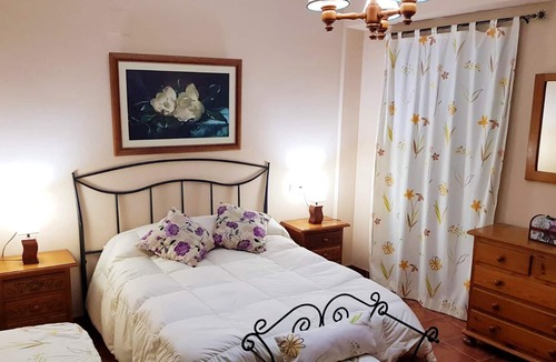 Arriate House | Homerez - House for 2 ppl. with swimming-pool, garden and terrace at Arriate
