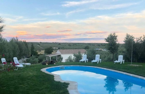 Pozo Alcon House | Homerez - Nice house for 4 ppl. with shared pool and terrace at Pozo Alcón