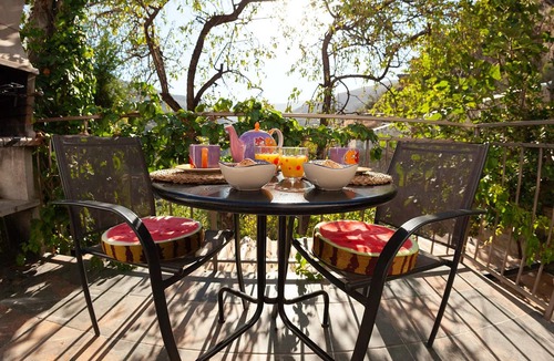 Laroya House | Homerez - Nice house for 2 ppl. with shared pool, jacuzzi and terrace at Laroya