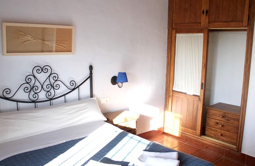 Estepa House | Homerez - Nice house for 6 ppl. with shared pool and terrace at Estepa