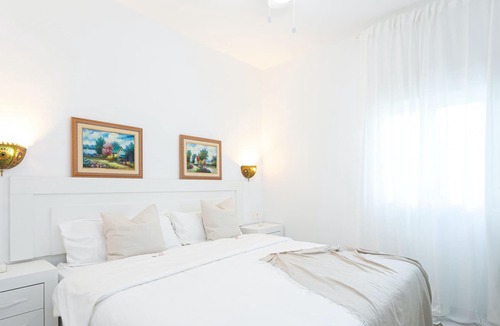 Valle del Guadalhorce Villa | Homerez - Villa for 6 ppl. with swimming-pool, garden and terrace at Málaga