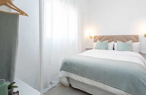 Valle del Guadalhorce Villa | Homerez - Villa for 6 ppl. with swimming-pool, garden and terrace at Málaga