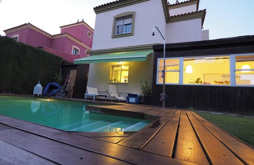 Tomares Villa | Homerez - Villa in Tomares, garden